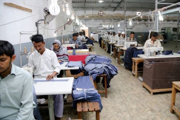 Текстильную индустрию Пакистана лихорадит из-за забастовок рабочих