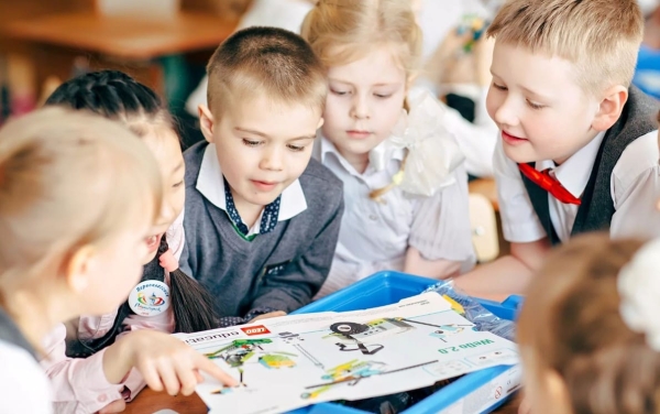 Москвичи передали нуждающимся семьям более 200 тысяч предметов для школы, в том числе школьную форму