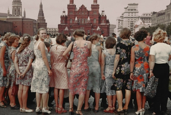 В Петербурге открывается цифровая выставка советской одежды